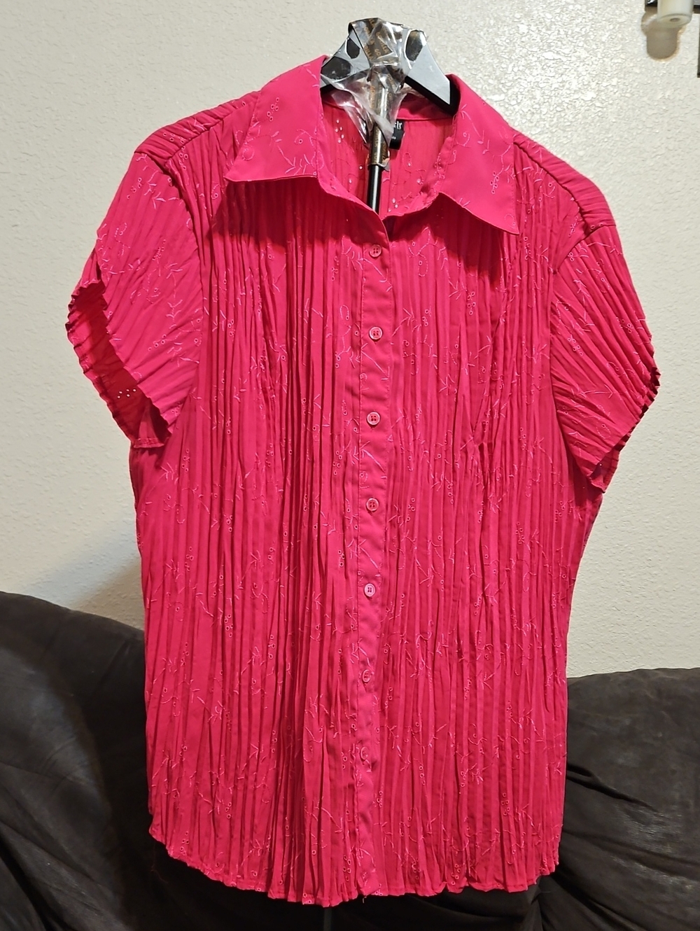 East 5th Bright Pink Eyelet Pleated Short-Sleeve Button-Down Shirt